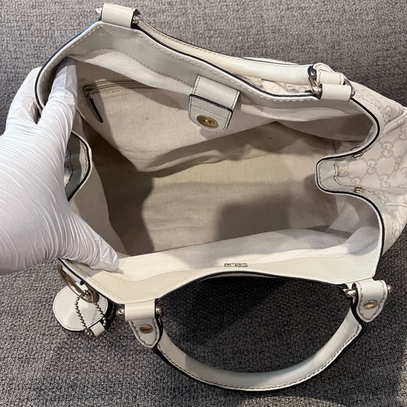 Authentic Gucci GG Guccissima Sukey Medium - Ivory - Picture 7 of 16